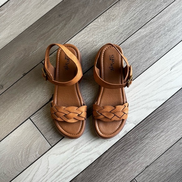 Eurosoft Women’s Mckaila Sandals | Size: 7 | Regular Condition - Picture 2 of 6